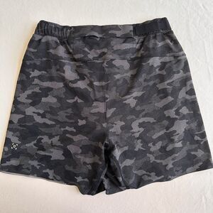 Lululemon Surge Shorts Liner 6” Mens M Camo Black Gray Run Running M7AG2S